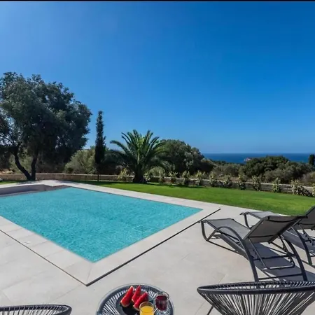 Avithos Blue Villa *