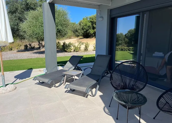Avithos Blue Villa *