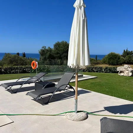 וילה Avithos Blue *